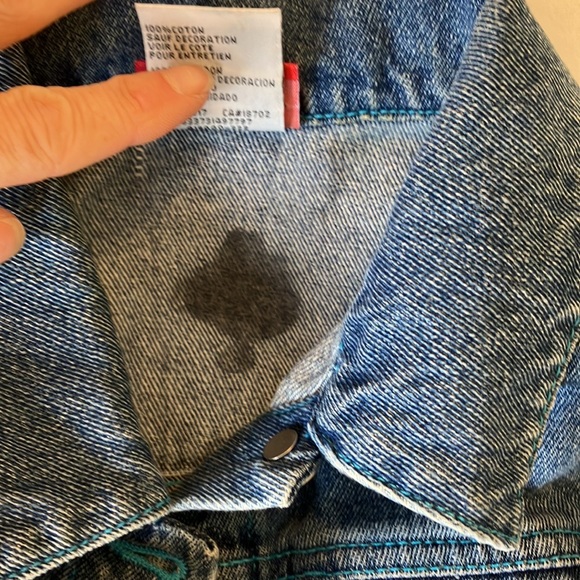 Levi’s Denim Jacket with flower details - Picture 5 of 6